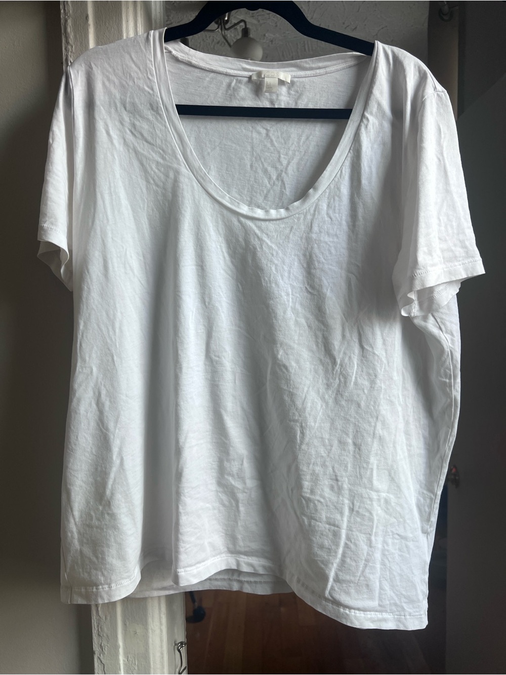 COS White Scoop Neck Short Sleeve Tee